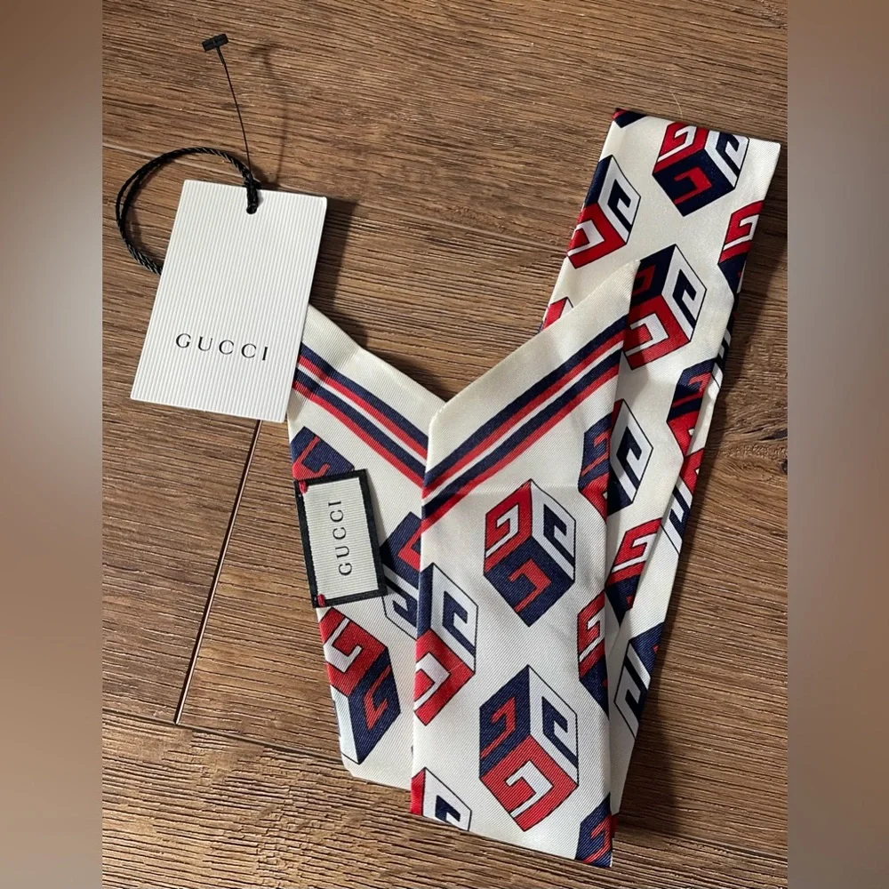 GUCCI-AUTHENTIC (NWT) Blue/Cream/Red Silk Twilly Scarf - Picture 7 of 10